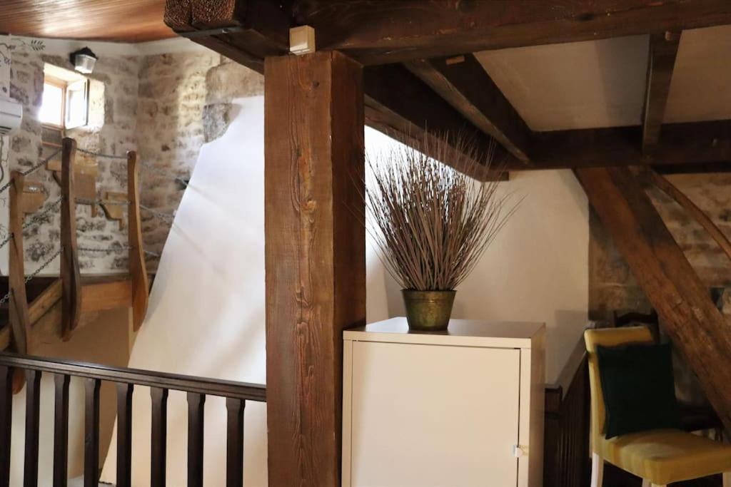 Appartamento Entre Uzes Et Le Pont-Du-Gard Le Logis D'Autrefois Castillon-du-Gard Esterno foto