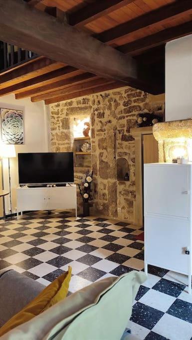 Appartamento Entre Uzes Et Le Pont-Du-Gard Le Logis D'Autrefois Castillon-du-Gard Esterno foto