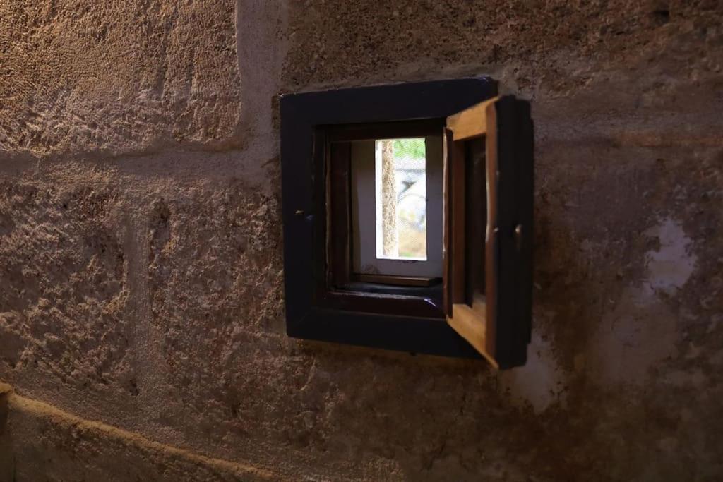 Appartamento Entre Uzes Et Le Pont-Du-Gard Le Logis D'Autrefois Castillon-du-Gard Esterno foto
