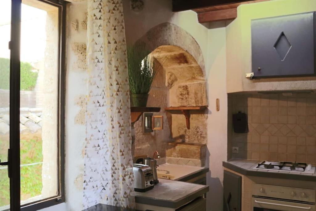 Appartamento Entre Uzes Et Le Pont-Du-Gard Le Logis D'Autrefois Castillon-du-Gard Esterno foto