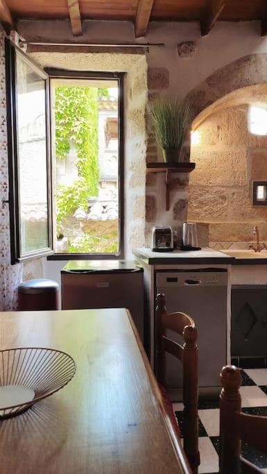 Appartamento Entre Uzes Et Le Pont-Du-Gard Le Logis D'Autrefois Castillon-du-Gard Esterno foto