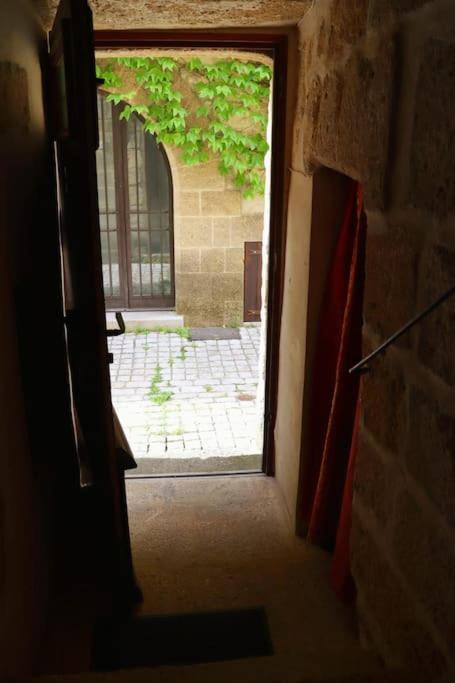 Appartamento Entre Uzes Et Le Pont-Du-Gard Le Logis D'Autrefois Castillon-du-Gard Esterno foto